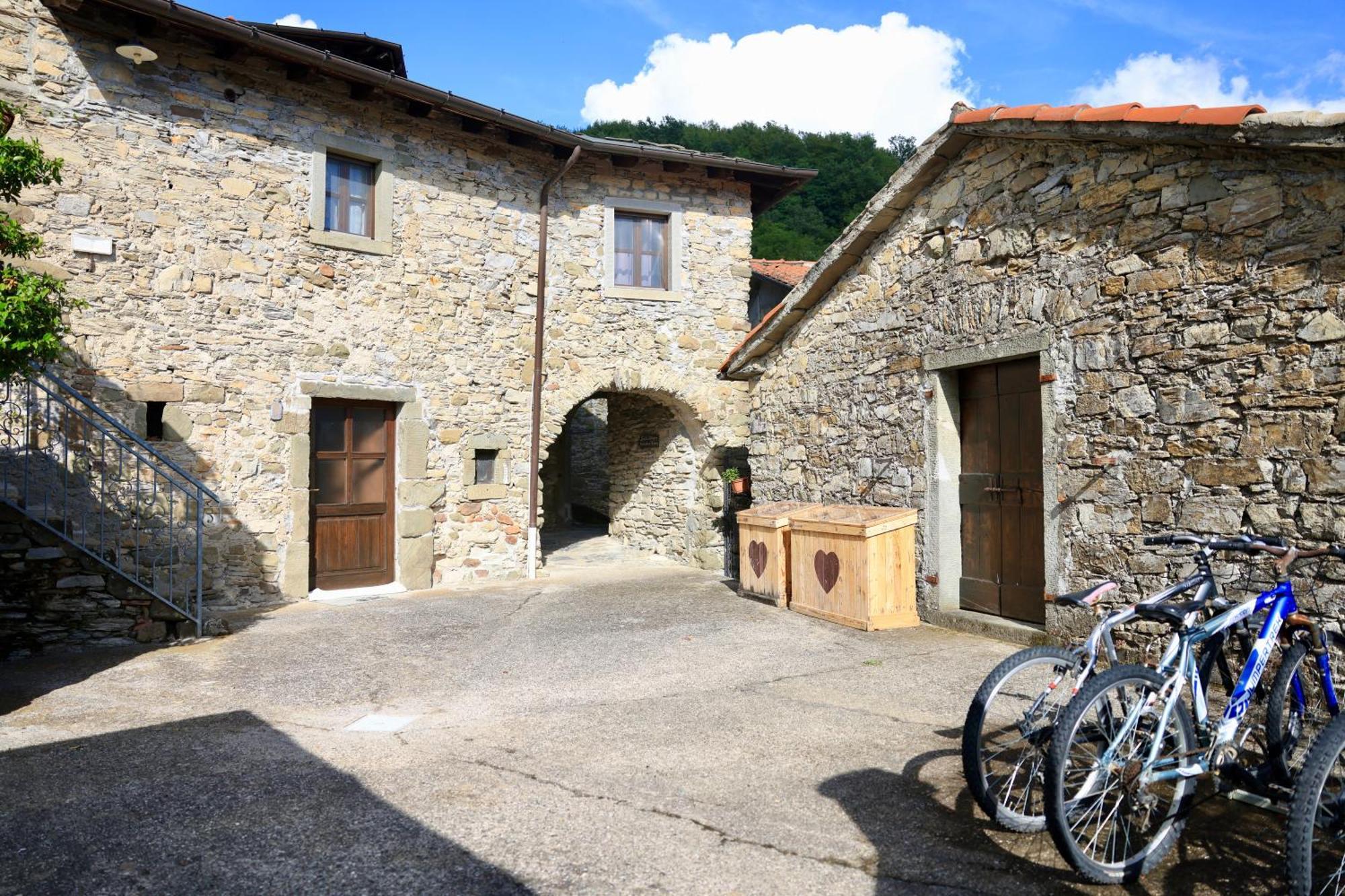 Agriturismo Montagna Verde Apella Licciana Nardi Bagian luar foto